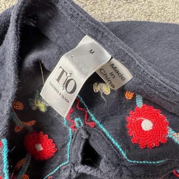 TO Thomas & Olivia Women's Medium Quarter Sleeve Embroidered Blue Top - Picture 2 of 5